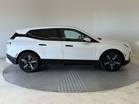Used 2024 BMW iX xDrive50 w/ Sport Package AWD/4WD image 8