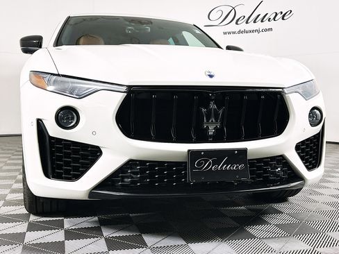 Used 2022 Maserati Levante Modena image 30