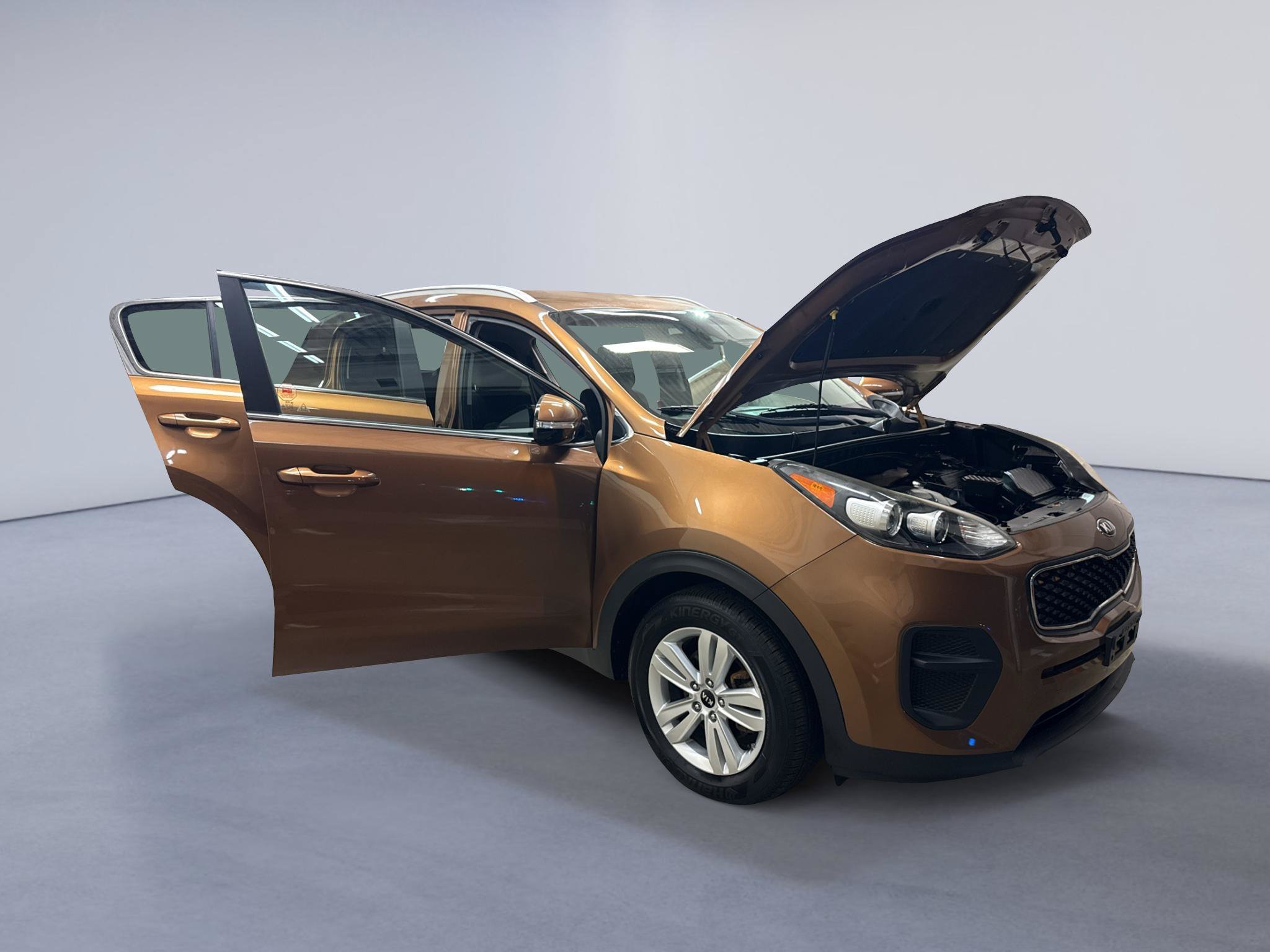 Used 2018 Kia Sportage LX w/ LX Technology Package FWD image 9