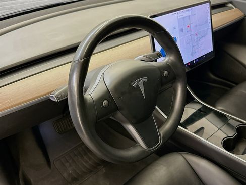 Used 2018 Tesla Model 3 Long Range image 17