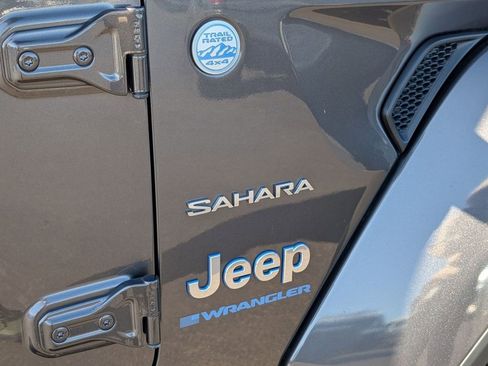 Used 2024 Jeep Wrangler Unlimited Sahara image 11
