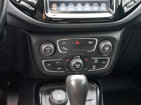 Used 2020 Jeep Compass Limited w/ Safety & Security Group image 23