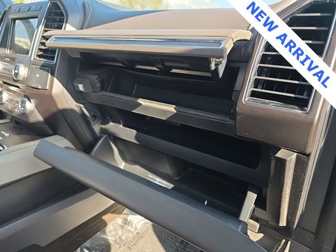 Used 2018 Ford Expedition Limited w/ Equipment Group 302A image 46