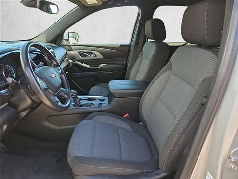Used 2022 Chevrolet Traverse LT FWD image 22