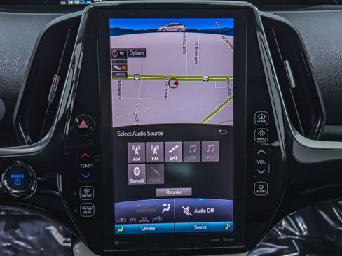 Used 2017 Toyota Prius Prime Premium image 38