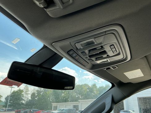 Certified 2021 Chevrolet Silverado 1500 LT Trail Boss w/ Convenience Package II AWD/4WD image 10