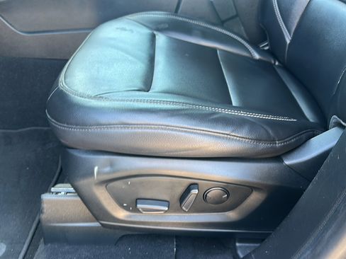 Used 2021 Ford Explorer XLT w/ Equipment Group 202A image 15