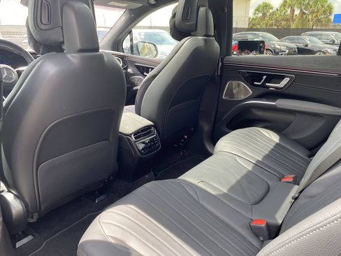 Used 2023 Mercedes-Benz EQS 580 4MATIC SUV image 5