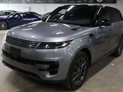 Used 2025 Land Rover Range Rover Sport SE AWD/4WD image 1