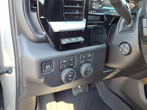 New 2026 Chevrolet Silverado 1500 High Country AWD/4WD image 12