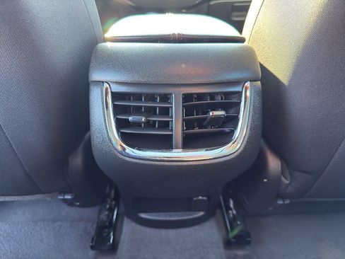 Used 2024 Chevrolet Malibu LT image 32