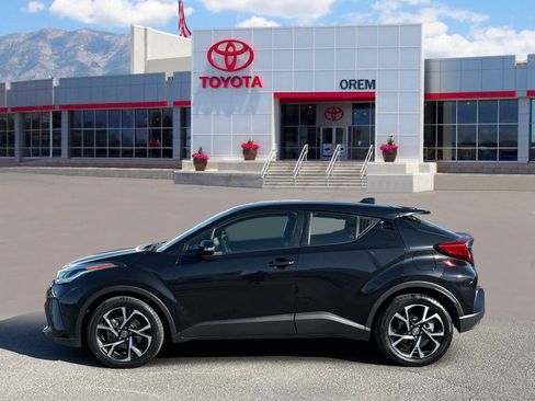 Used 2021 Toyota C-HR XLE FWD image 6