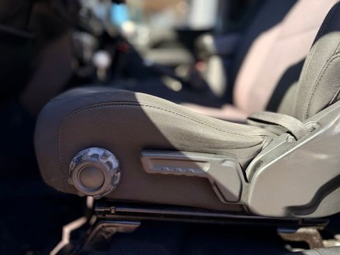 Used 2018 Jeep Wrangler Unlimited Sport S image 17