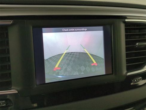 Used 2020 Chrysler Pacifica Touring w/ S Appearance Package image 14