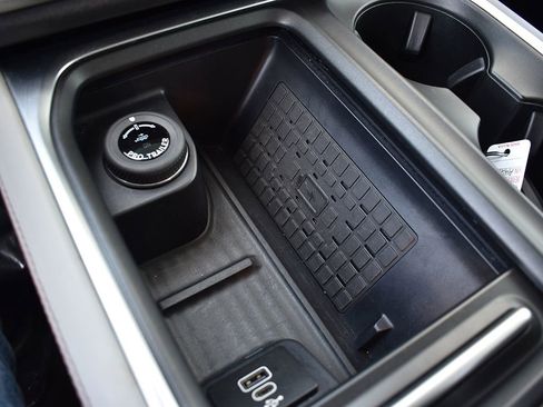 Used 2025 Ford Expedition Active AWD/4WD image 28