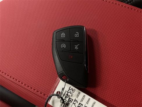 New 2025 Chevrolet Equinox EV RS w/ Convenience Package II image 35