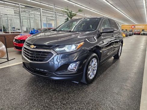 Used 2018 Chevrolet Equinox LT image 1