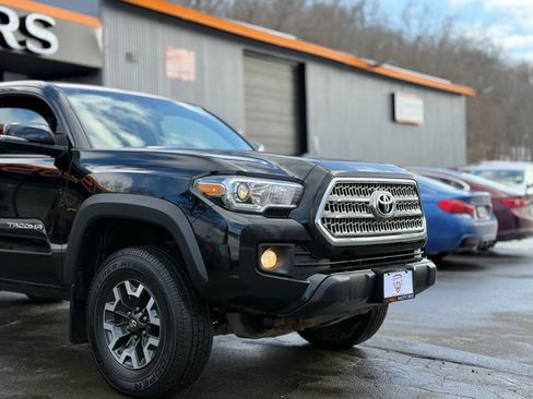 Used 2017 Toyota Tacoma TRD Off-Road w/ Tow Package image 35