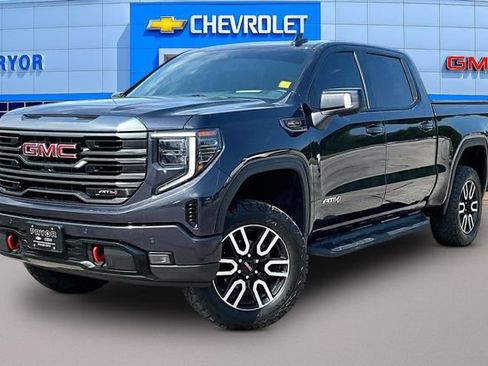 Used 2023 GMC Sierra 1500 AT4 w/ Technology Package AWD/4WD image 3