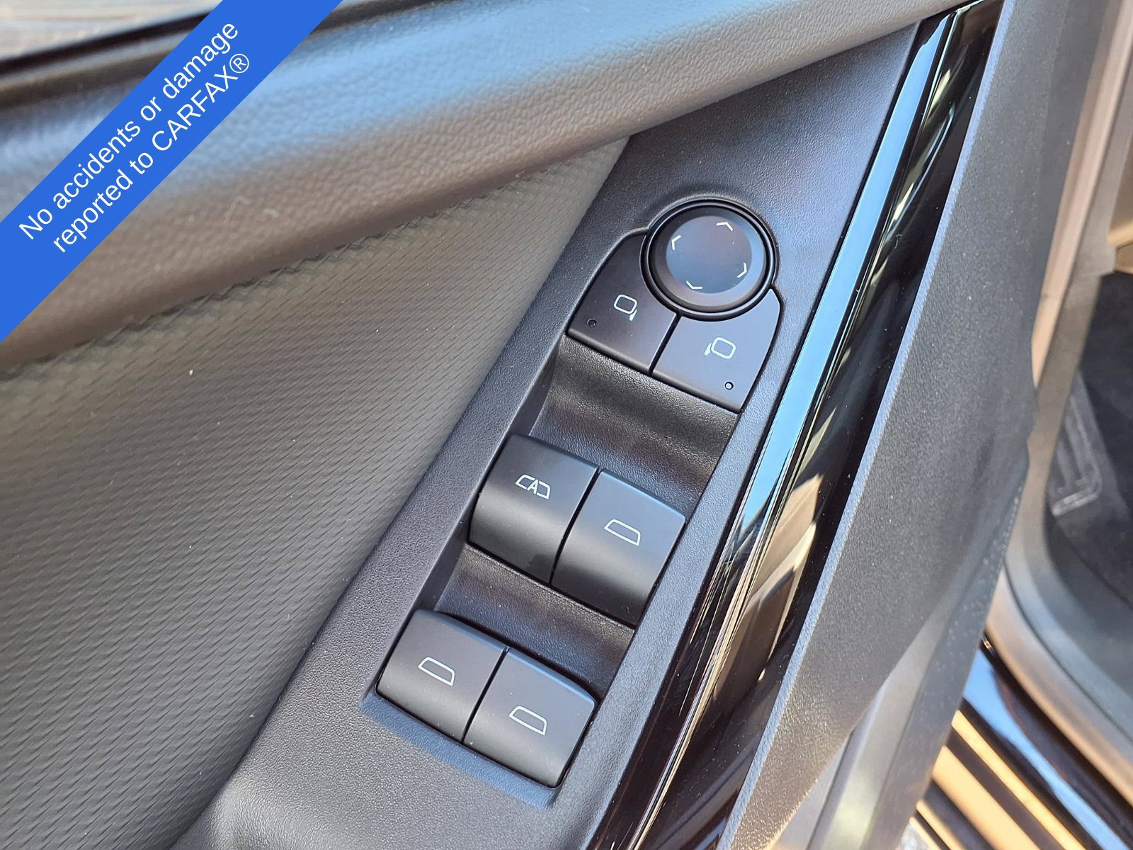 Used 2025 Chevrolet Equinox LT w/ Safety and Technology Package FWD image 16