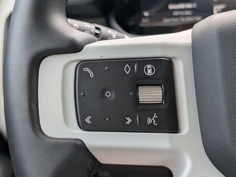 Used 2025 Land Rover Defender 130 X-Dynamic SE AWD/4WD image 30