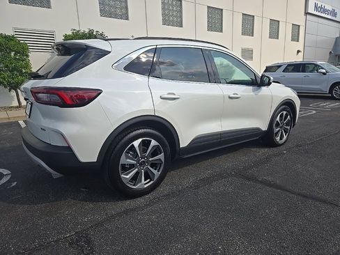 Used 2023 Ford Escape Platinum image 8