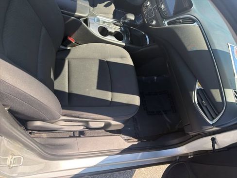 Used 2021 Chevrolet Malibu LT FWD image 21