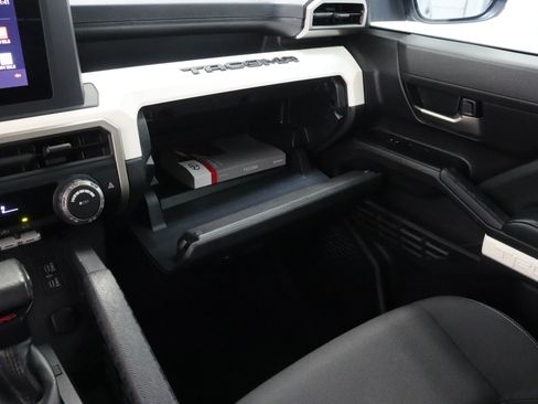 Certified 2024 Toyota Tacoma TRD Off-Road AWD/4WD image 23