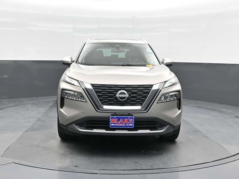 Used 2023 Nissan Rogue SL image 3