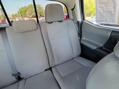Used 2022 Toyota Tacoma SR5 w/ Technology Package image 6