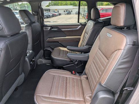 New 2026 GMC Acadia Denali Ultimate AWD/4WD image 20