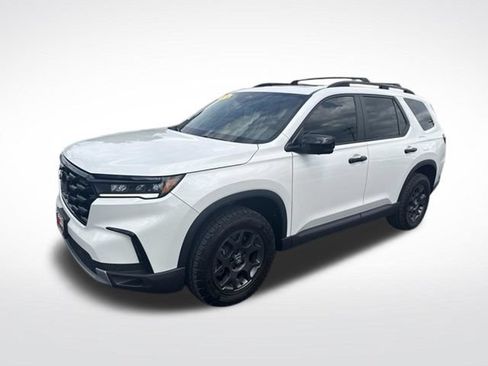 Used 2024 Honda Pilot TrailSport image 7