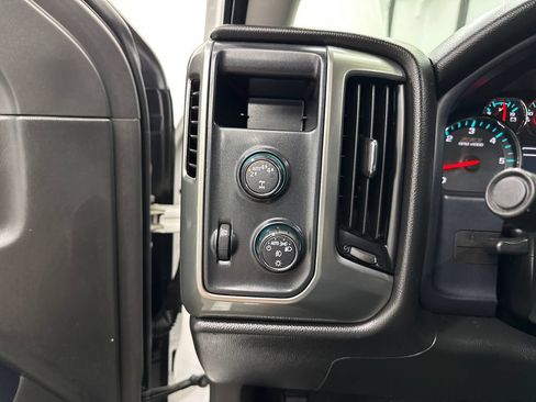 Used 2018 Chevrolet Silverado 1500 LT w/ Texas Edition AWD/4WD image 31