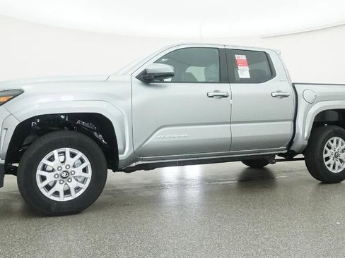 New 2026 Toyota Tacoma SR5 RWD image 18