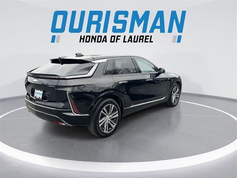 Used 2024 Cadillac Lyriq Luxury w/ LPO, Floor Liner Package image 8