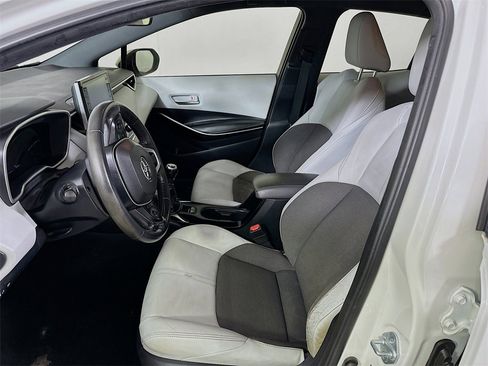 Used 2019 Toyota Corolla XSE image 8