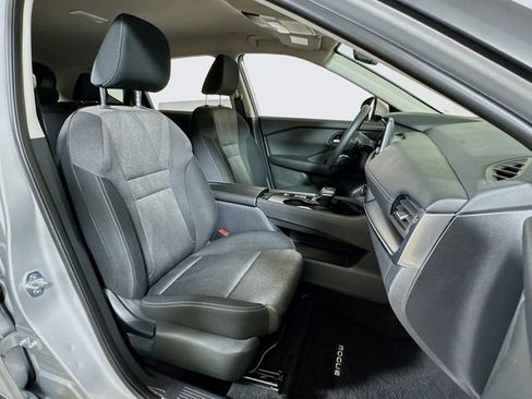 Used 2024 Nissan Rogue SV image 24