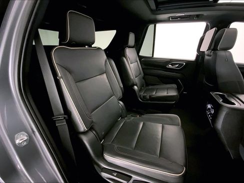 Used 2021 GMC Yukon SLT w/ SLT Luxury Plus Package AWD/4WD image 15