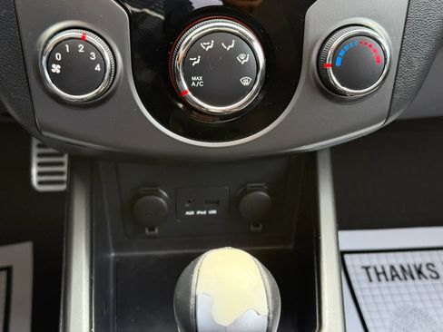 Used 2010 Kia Forte Koup SX image 28