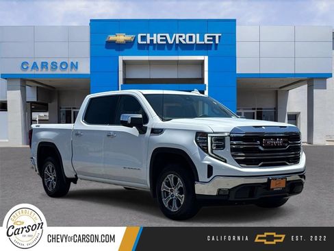 Used 2025 GMC Sierra 1500 SLT AWD/4WD image 1