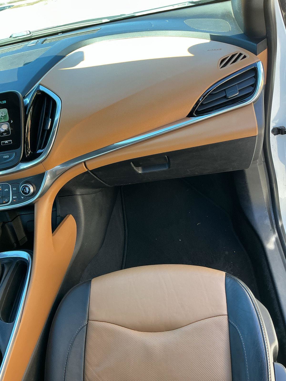 Used 2018 Chevrolet Volt Premier w/ Driver Confidence Package FWD image 26