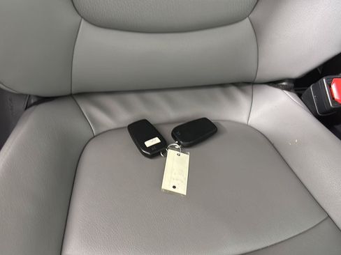 Used 2021 Toyota Sienna XLE FWD image 24
