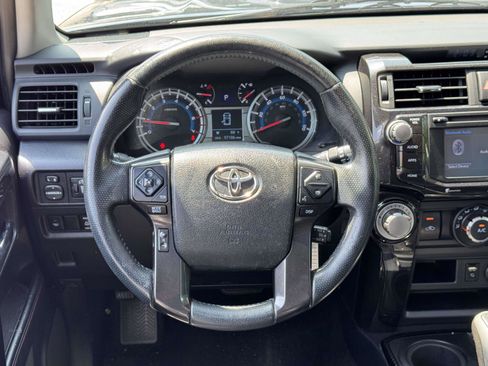 Used 2019 Toyota 4Runner TRD Off-Road Premium AWD/4WD image 12