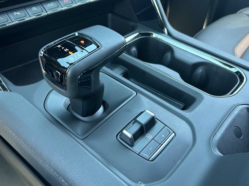 Certified 2025 GMC Sierra 1500 AT4 w/ AT4 Premium Package AWD/4WD image 35