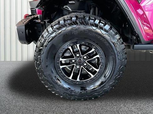 Used 2024 Jeep Wrangler Unlimited Rubicon AWD/4WD image 34