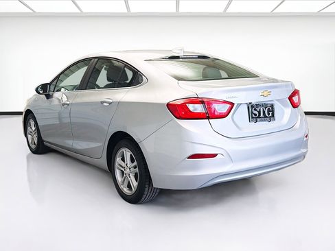 Used 2018 Chevrolet Cruze LT image 6