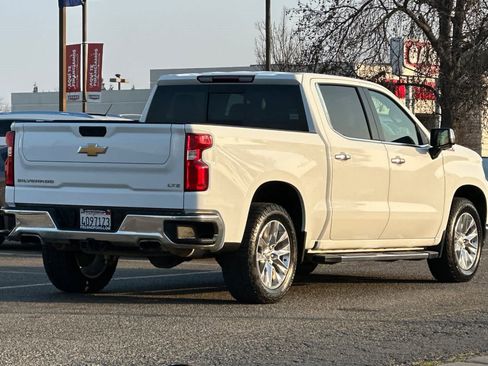 Used 2022 Chevrolet Silverado 1500 LTZ image 2