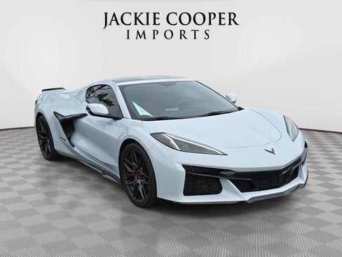 Used 2023 Chevrolet Corvette Z06 RWD image 3
