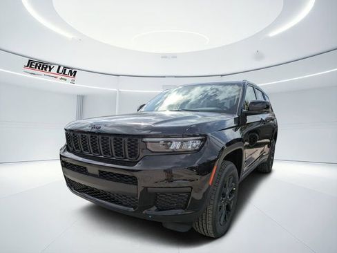 New 2025 Jeep Grand Cherokee L Laredo RWD image 6