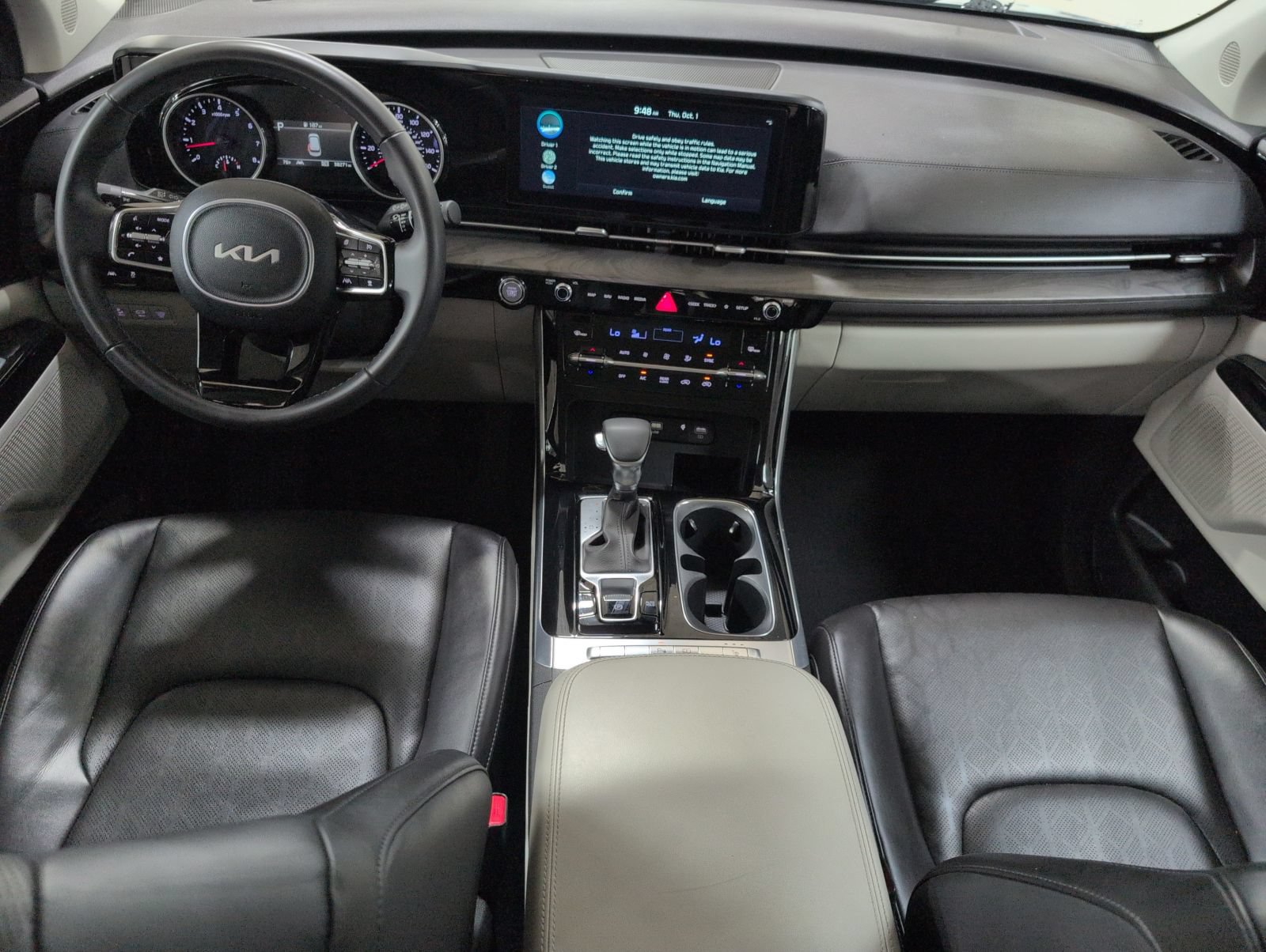 Used 2024 Kia Carnival EX FWD image 16